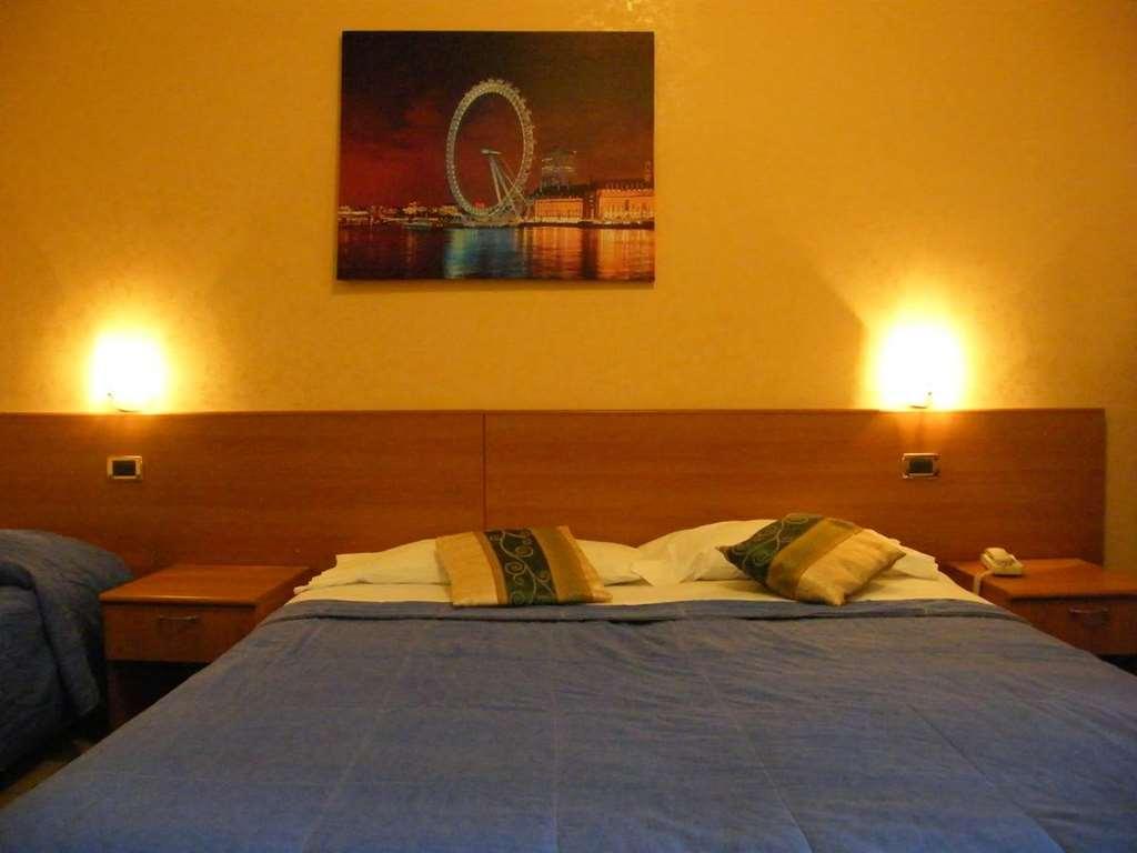 Hotel Residence Memmina Frosinone Quarto foto